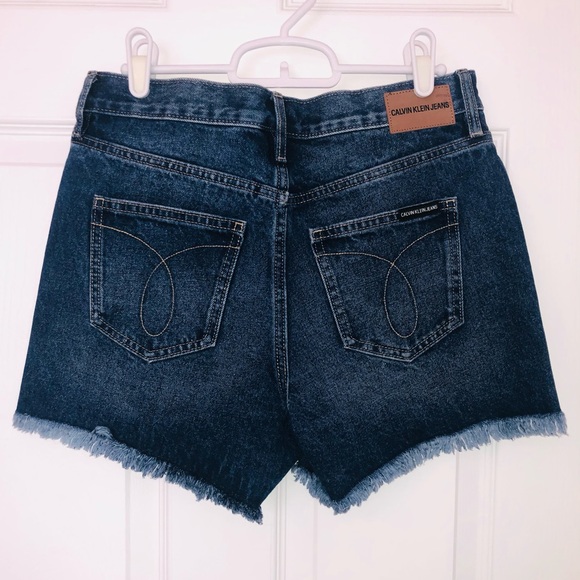 Calvin Klein jean shorts (26) - Picture 3 of 6